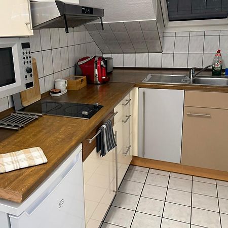 Marienhaus Apartment - Zentral, Parken, Netflix, Kontaktloses Einchecken Wuppertal Bagian luar foto