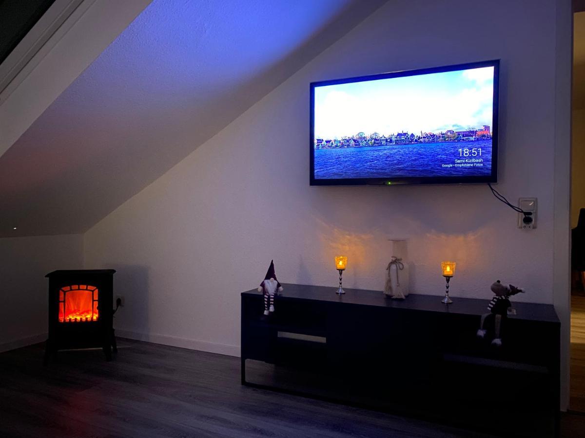 Marienhaus Apartment - Zentral, Parken, Netflix, Kontaktloses Einchecken Wuppertal Bagian luar foto