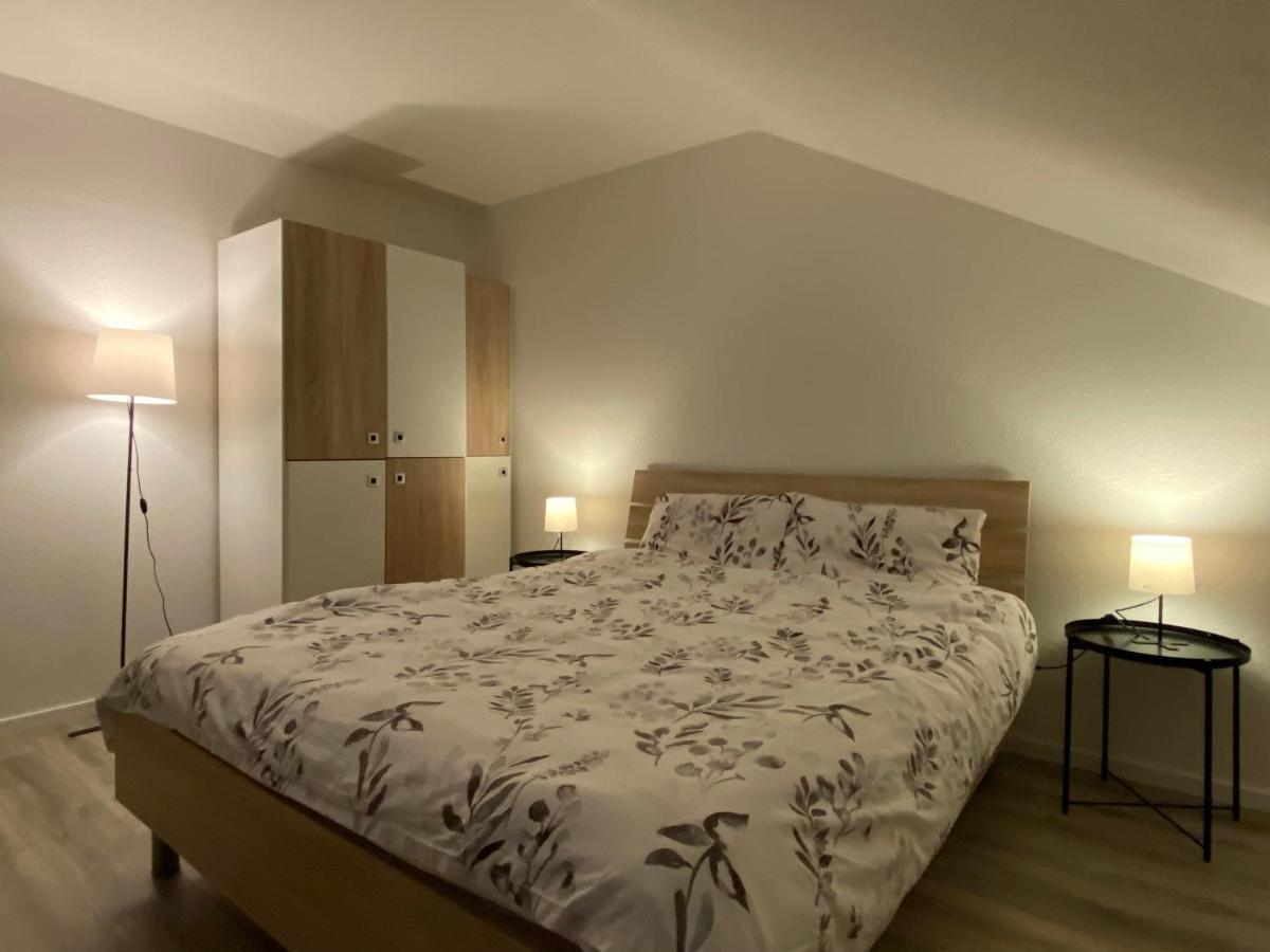 Marienhaus Apartment - Zentral, Parken, Netflix, Kontaktloses Einchecken Wuppertal Bagian luar foto
